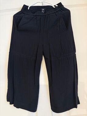 H&M Black Wide Leg Cropped Trousers